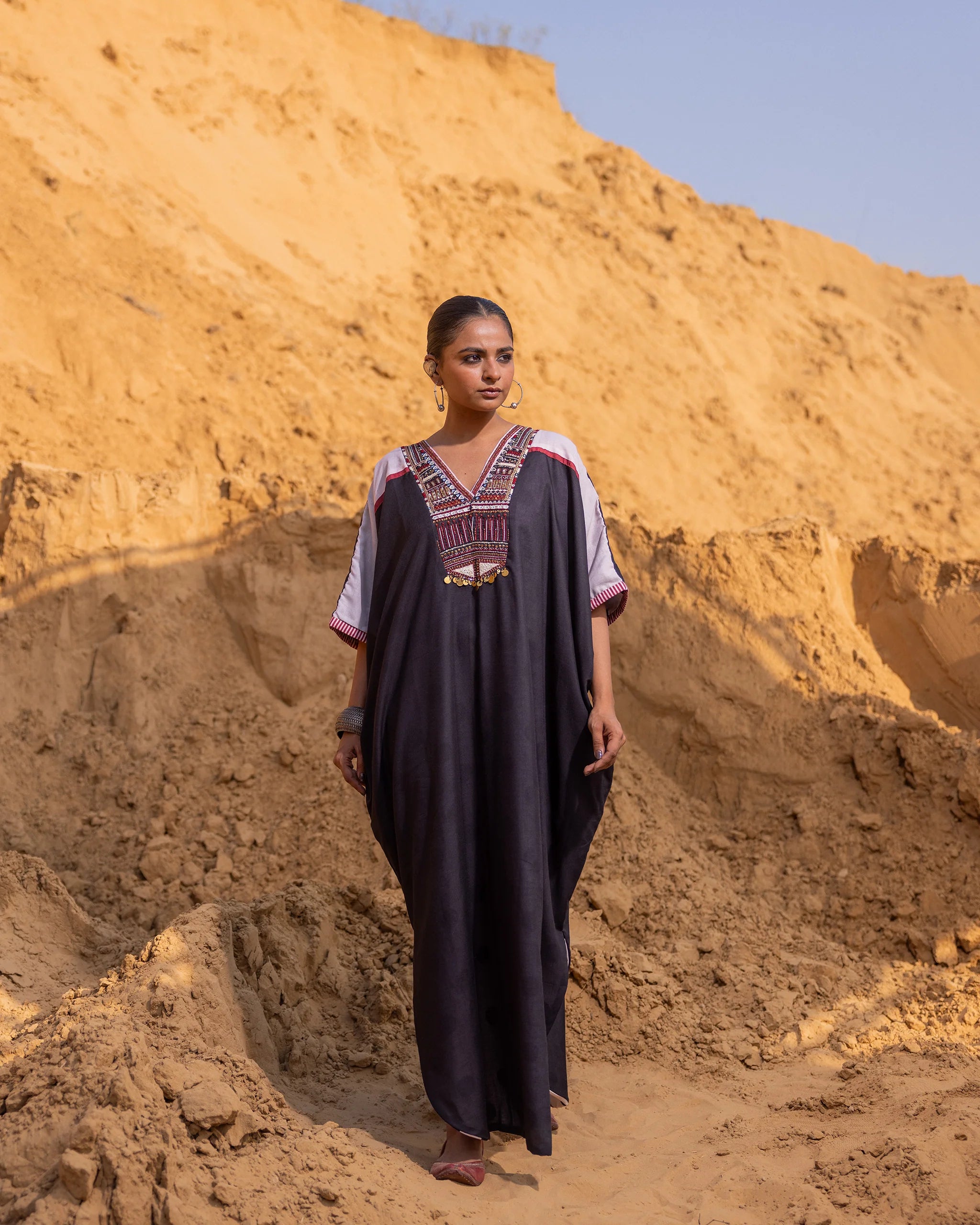 Axia Kaftan - Black