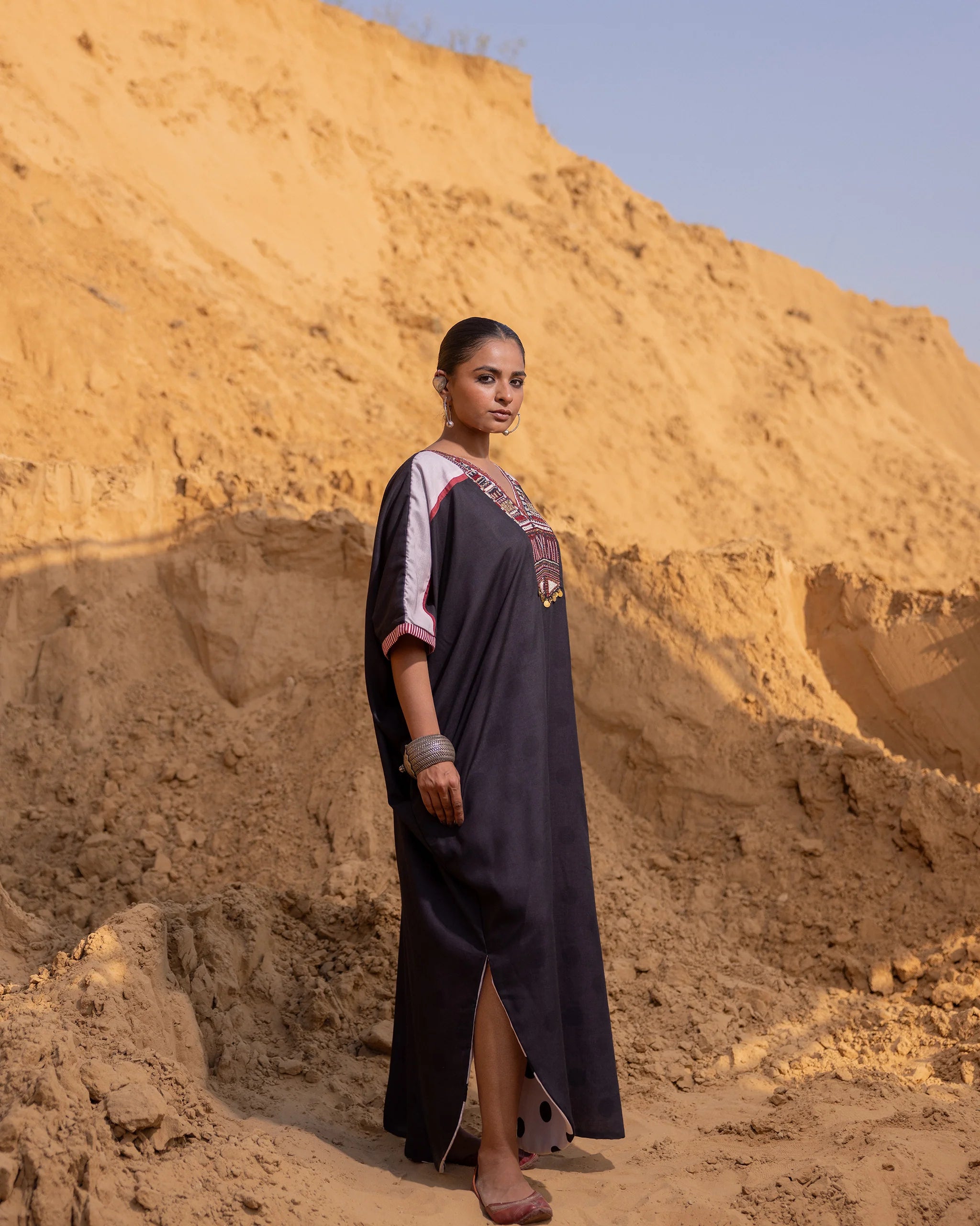 Axia Kaftan - Black