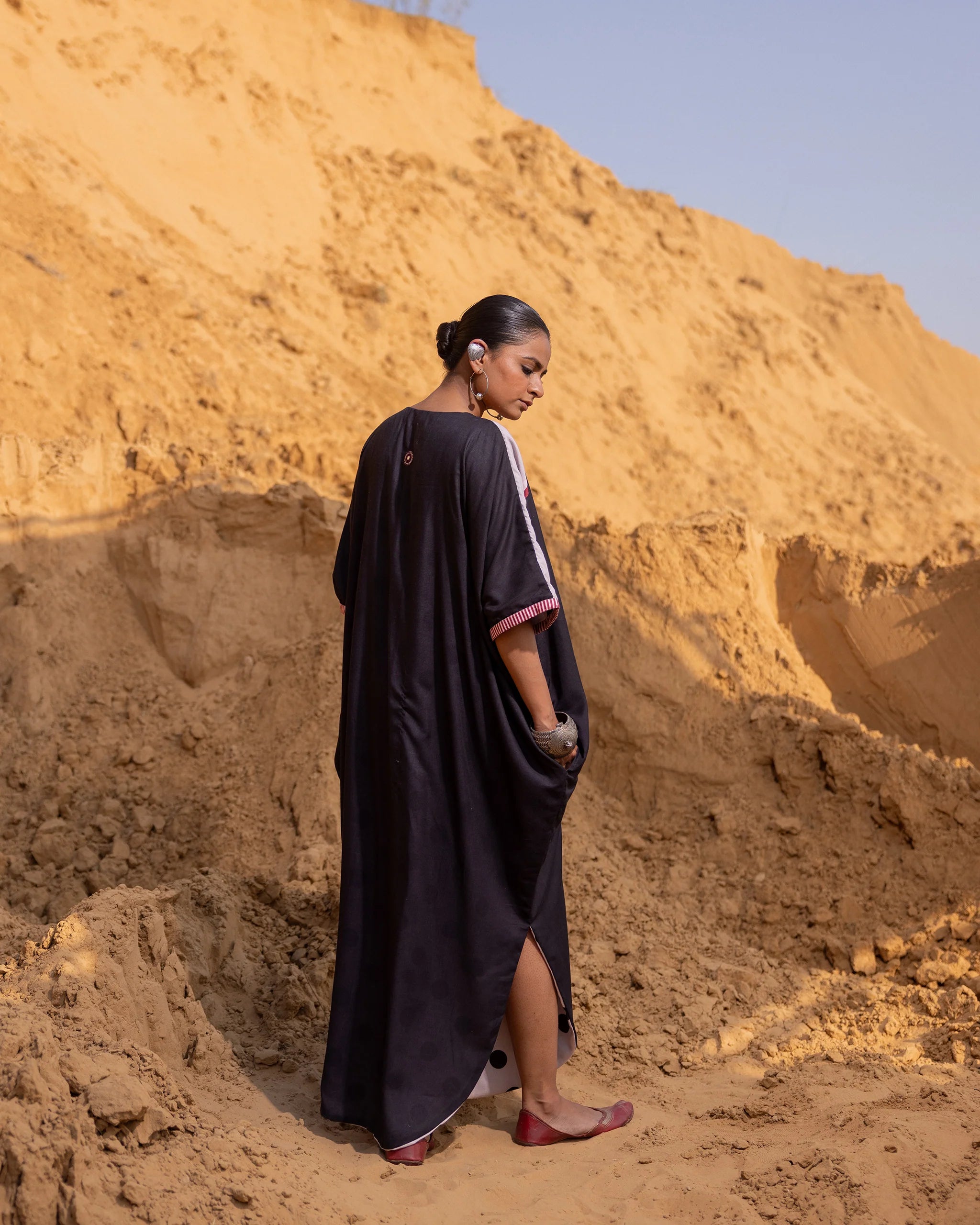 Axia Kaftan - Black