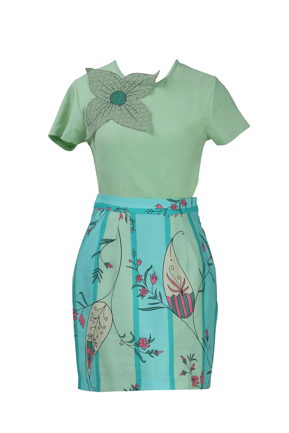 Mint knit Floral applique tee shirt